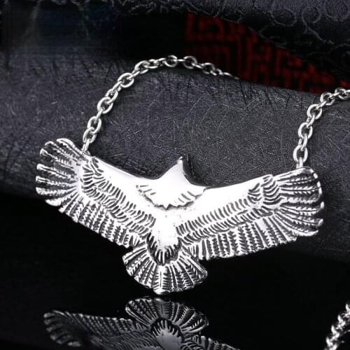 Retro Gothic Eagle Pendant Domineering Mens Titanium Steel Silver Color Pendant Trend Punk Mens Motorcycle Party Jewelry