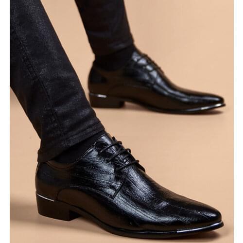 Business Dress Men Shoes Classic Formal Leather Shoes Men Breathable Black Office Wedding Shoes Flats Pointed Toe Oxford Shoes