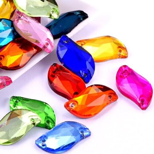 Hot !! 3 Sizes Red S Leaf Shapes Sew On Rhinestones With Holes Flatback Glass Strass Sew-on Rhinestones For Sewing Garment B0176