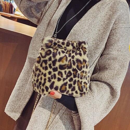2021 Fashion Leopard Plush Messenger Bags Women Winter Chain Bucket Shoulder Handbag Popular Simple Female Daily Bag