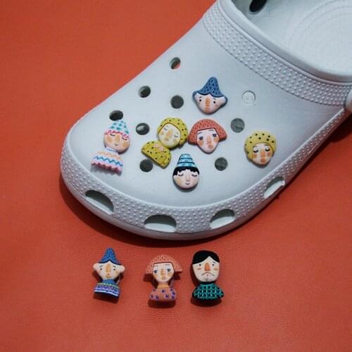 New Cartoon Little Character Cute Shoes Accessories Resin Shoe Decoration Jibz Croc Charms Childrens Shoes Backpack Party Gift