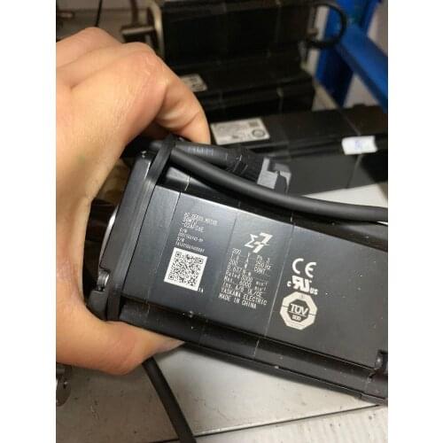 SGM7J-02AFC6E servo motor, used one , 90% appearance new , test goods , free shipping