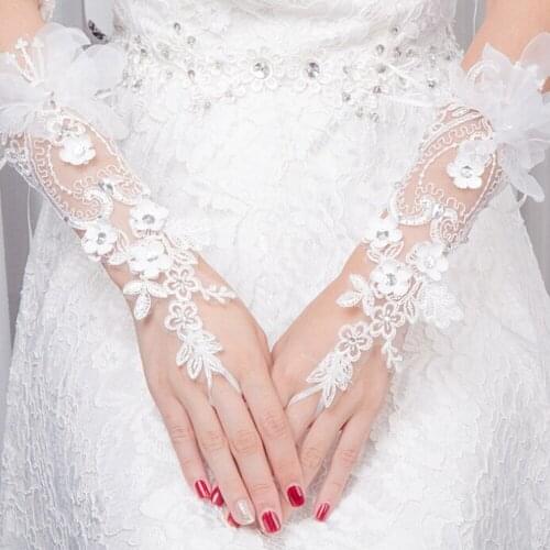 New Women Lace Floral Hollow Appliques Flower Fingerless Wrist Gloves Accessories Elegant White Fashion Ladies Harajuku 2019 New