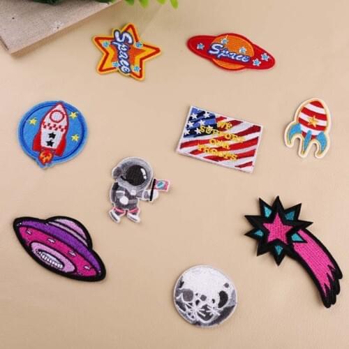 PGY 1 PCS UFO Astral Planet Parches Embroidered Iron on Patches for Clothing DIY Stripes Clothes Alien Stickers Lips Appliques