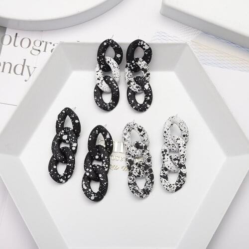 Ladies Retro Geometric Earrings Black White Mixed Thick Resin Chain Earrings Fashion Cocktail Jewelry Wholesale New 2021