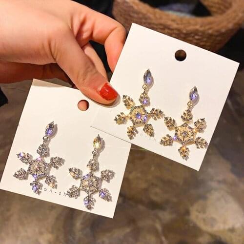2020 new Korean ladies elegant shiny rhinestone snowflake earrings fashion Christmas pendant party holiday jewelry