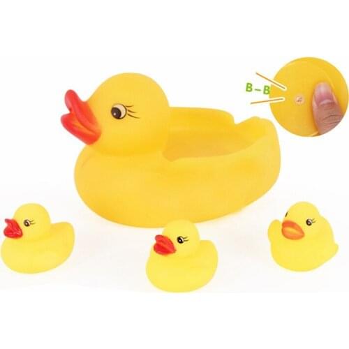 4pcs/lot Soft Rubber Mother and Baby Yellow Duck Swimming Bath Toys Children Water Play Squeeze Sound Kids Toys Christmas Gifts