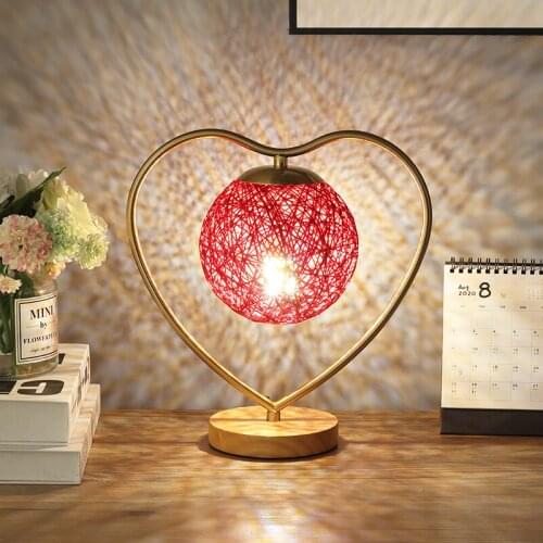 Red Table Lamps for Bedroom Bedside Accessories Traditional Classical Decoration Cute Lampara Mesa De Noche Novelty Lamp BD50TL