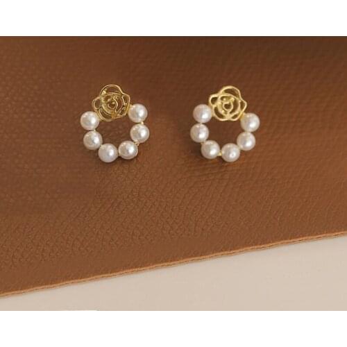 2021 New Arrival Trendy Round Exquisite Pearl Earrings For Women Round Sweet Simple Stud Earrings Fashion Crystal Jewelry Gift