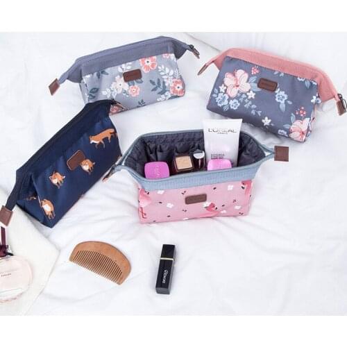 Fashion Brand Cosmetic Bags 2018 New Makeup Case Flamingo 3D Printing Women Travel Cosmetic Organizer Bag