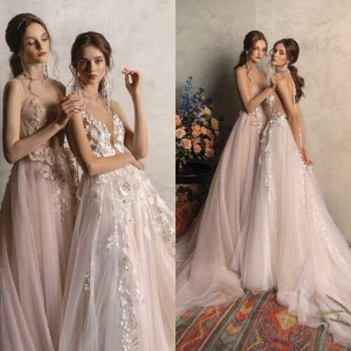 2021 Wedding Dresses V Neck Sleeveless Lace Appliques Bridal Gowns Gorgeous Sweep Train A Line Wedding Dress