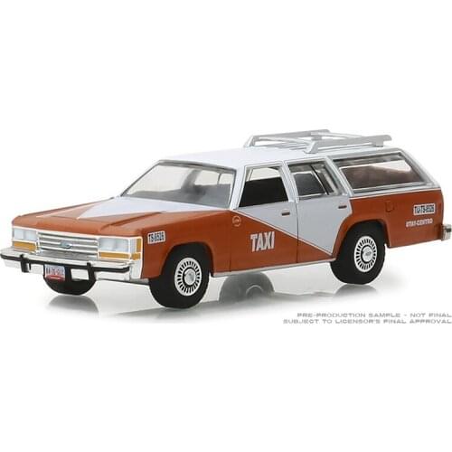GreenLight 1:64 1988 Ford LTD Crown Victoria Wagon alloy toy car toys for children diecast model car Birthday gift