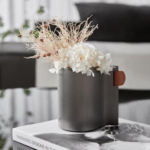 Luxury Chrome Stainless Steel Vase With Microfiber Leather For Home Living Room Hotel Office Desktop Decorative Furnishings