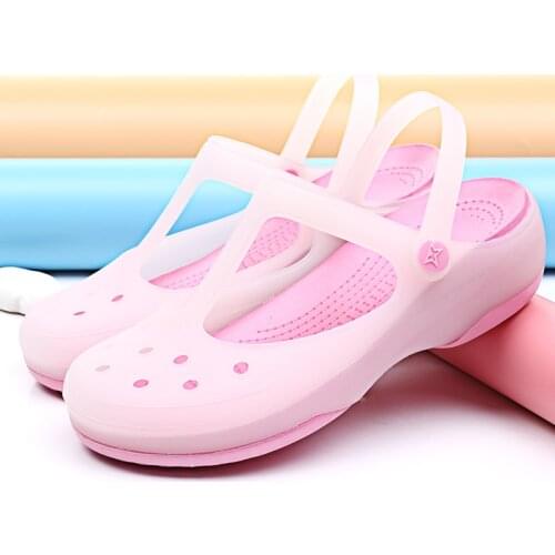 Womens Sandals 2020 Summer Sandals Fashion Hollow Out Breathable Beach Slippers Flip Flops EVA Garden Slippers Jelly Sandals