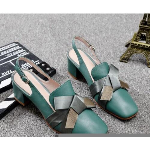 LOEESAL Women's Shoes With A Strap