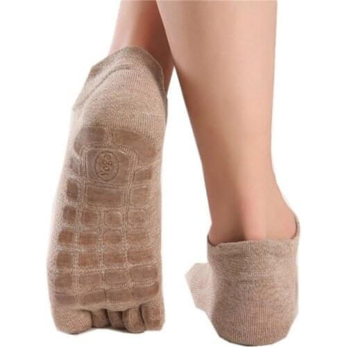 Mens Five Fingers Socks Large Size Cotton Warm Non-slip Grip Gym Fitness Sports Toe Socks Low Calf Slipper Floor Sock for 36-42