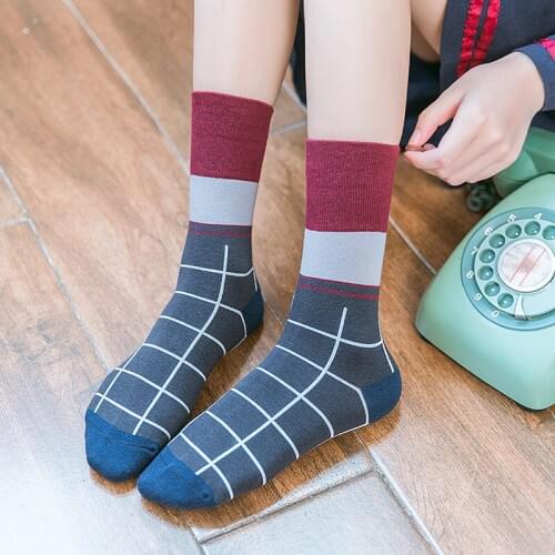 Womens autumn and winter tube socks, womens cotton socks, new fashion socks, high tube stockings, pile stockings