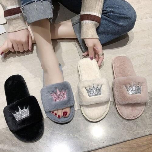 2020 Chic Crystal crown fur slippers women cozy plush pregnant shoes woman pantuflas flat paillette furry slides plus size 36-41