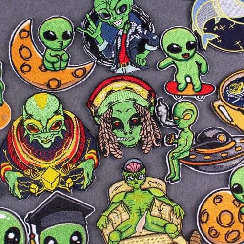 Smoking Alien Patches On Clothes DIY Punk Clothing Stickers Badge Iron On Patches UFO Embroidered Patches For Clothing Accessory