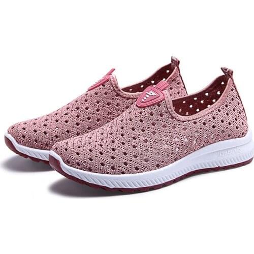 Mesh Shoes Women Summer Old Beijing Cloth Shoes Womens Shoes Breathable Hollow Mesh Casual Sneakers Women Middle-aged Mom Shoes