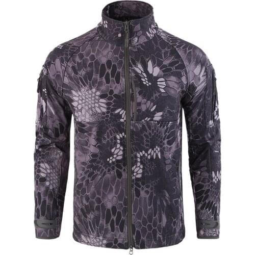 Autumn and winter outdoor camouflage fatigues ski-wear, the special soft shell men outdoor mountaineering leisure coat