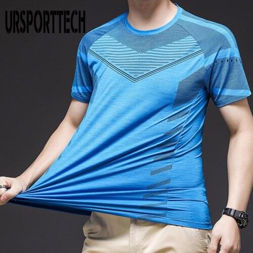 Summer T-shirt Mens Oversize Elasticity Men Tshirt Short Sleeve Soild Quick Dry Ice Silk fitness Sports Jogger Men T-shirt Tops