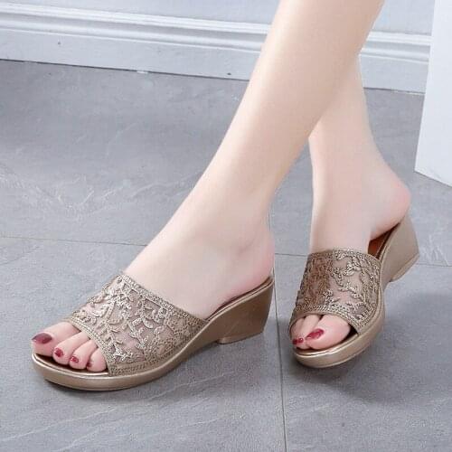 Summer new womens slippers comfortable breathable wedge with thick bottom versatile mesh rhinestone slippers