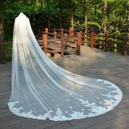 New 3M/4M/5M Cathedral Lace Edge Wedding accessory Bridal Veils With Comb Long Bridal Veil