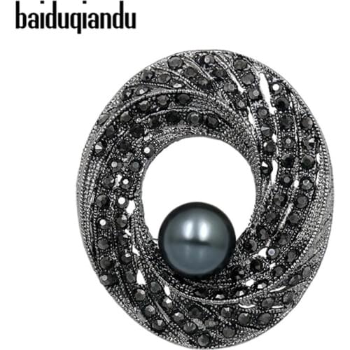 Baiduqiandu Factory Direct Sale Black Crystal Rhinestones Circle Art Deco Brooches with A Simulated Pearl