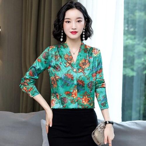 2021 Fashion Women Short Sleeve V-Neck Satin Silk Soft Floral Print Shirts Slim Retro Button Casual Blouse Summer Top