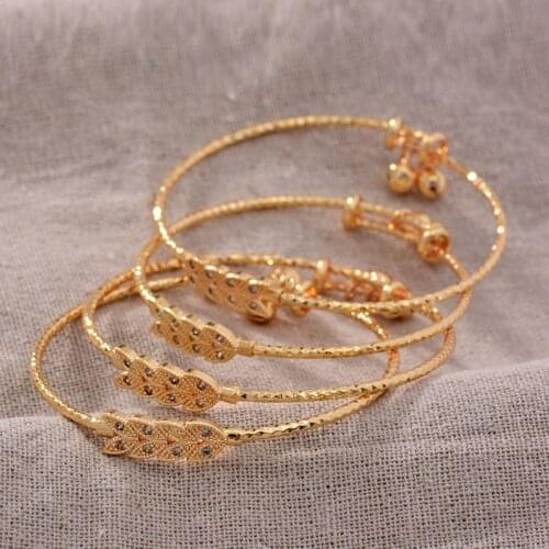 4Pcs/lot Gold Color Fashion Lovely Trendy Children Baby Bangles Bracelet Kids Gifts Arab feature