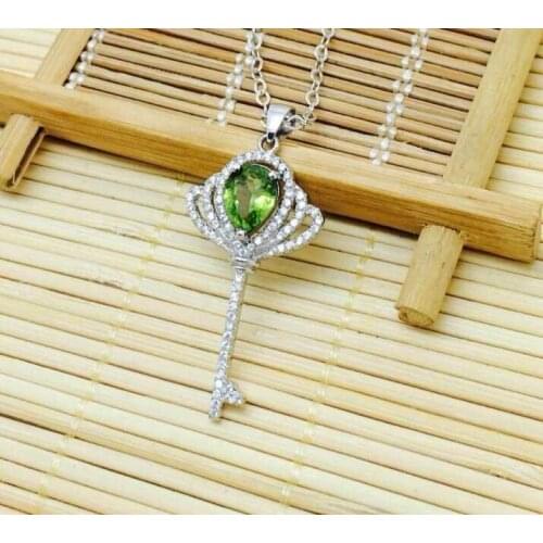 Natural peridot stone pendant S925 silver Natural olivine Pendant Necklace elegant fashion Crown key women fine jewelry