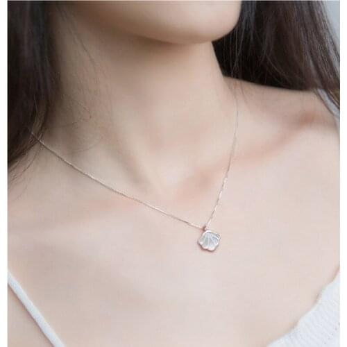 New One Shell Necklace Ladies Clavicle Chain Ins Cold White Mother Of Pearl Pendant Lover Gift Jewelry