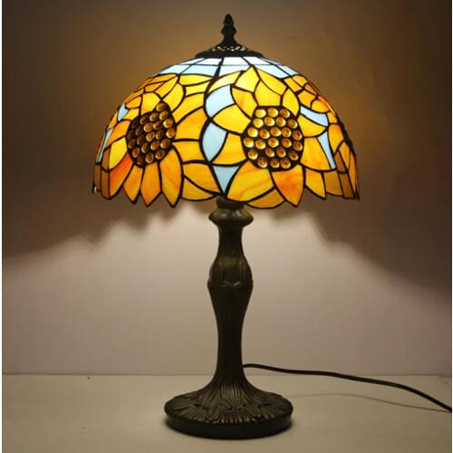 Antique Luxury Sained Glass Lampen Shade Colored Vintage Bedside Night Decoration Light