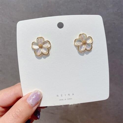 XIYANIKE Gentle Simple Elegant Flower Earrings 2020 Korean Plant Cute Earrings Studs Wedding Holiday Beautiful Jewelry Women