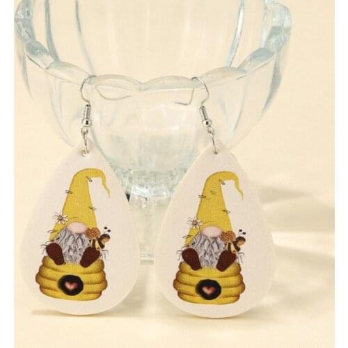 2021 European and American New Products Creative Cartoon Honeycomb Bee Pu Leather Earrings Simple Leather Earrings Jewelry