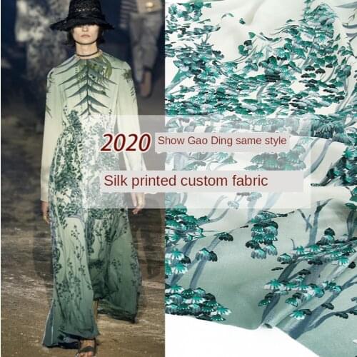 120 * 350cm 2020 Show Mysterious Forest Green Color Gradient Tree Digital Spray /Painting Mulberry Silk Clothing Custom Fabric