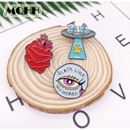Creative Cartoon Animal Alien Cat Eye Red Heart Enamel Brooch Round Badge T-shirt Bag Pin Accessories Women Jewelry Gift For Kid