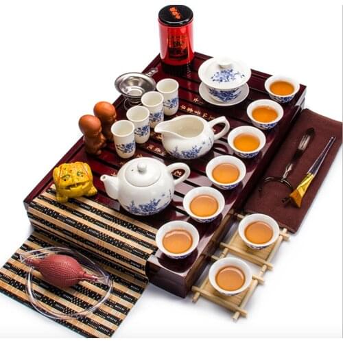 Chinese style creative ceramic tea cup tea water separation with filter tea cup office household mug can be customized