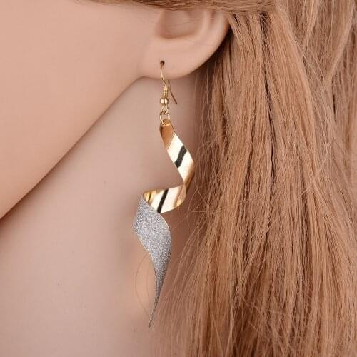 2020 Alloy Twist Spiral Earring sangle Earring Charm Jewelry Gold Black Long Earrings Lady Girl Valentines Day Gift