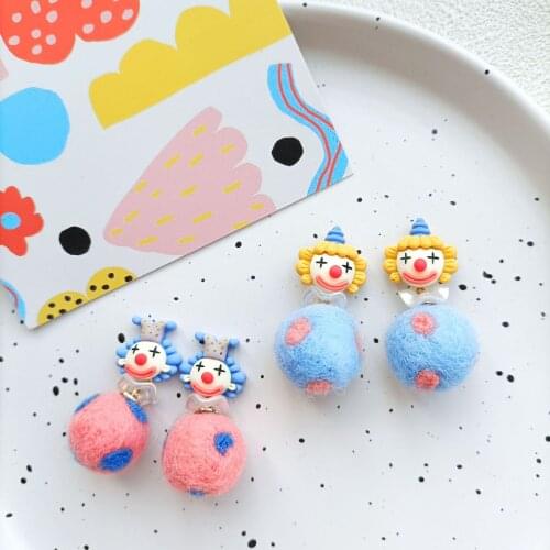 2021 Autumn Winter Cartoon Colorful Wave Dot Felt Wool Ball Cute Clown Fun Ear Clip For Women Unusual Girlish Earrings Jewelry