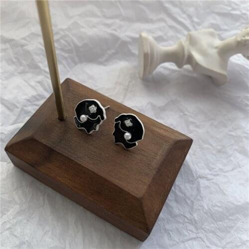TIMEONLY Unique Design Black Color Portrait Simulated Pearl Stud Earrings for Women Romantic Jewellery Party Gifts Earring Lady