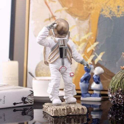 23CM Creative Astronaut Spaceman Hand Made Action Figure Model Speelgoed Light Luxury Home Office Desktop Decoration Art Crafts