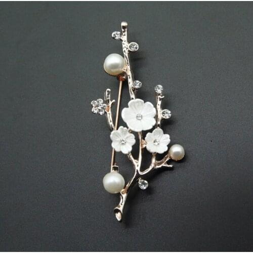 Handmade Natural Plum Blossom Brooches Pins For Women Vintage Freshwater Pearl Brooch Bouquet For Wedding Party