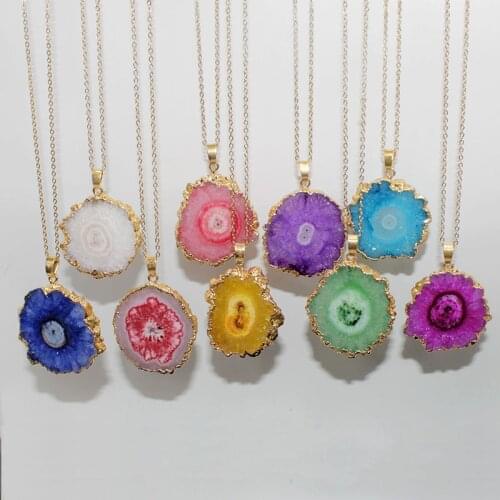 Natural stone crystal flower Pendant Necklace Color irregular sunflower phnom Penh necklace pendant suitable for men and women