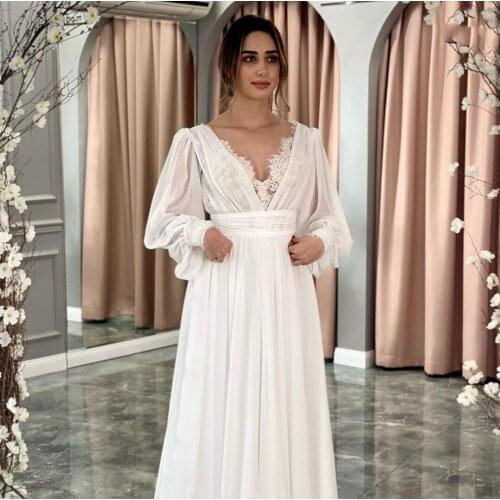 Elegant Chiffon V-neck Wedding Dresses with Lace A-Line Country Long Sleeves Wedding Gown Floor Length Bridal Gowns