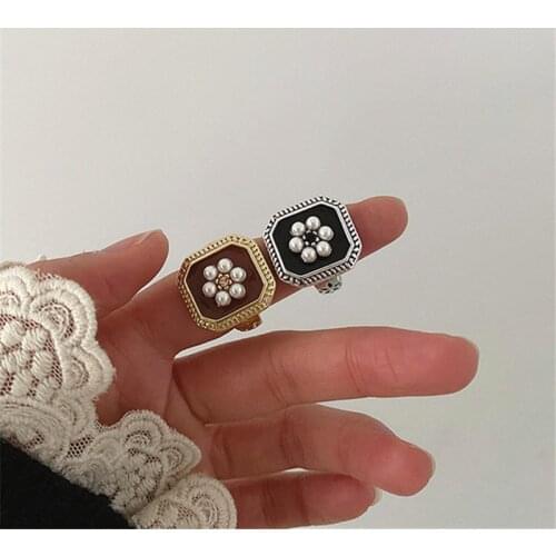 IOY IRENE Fashion Retro Metal Alloy Flowers Pearl Ring For Women Contracted Square Flowers Index Finger Rings Jewelry R146
