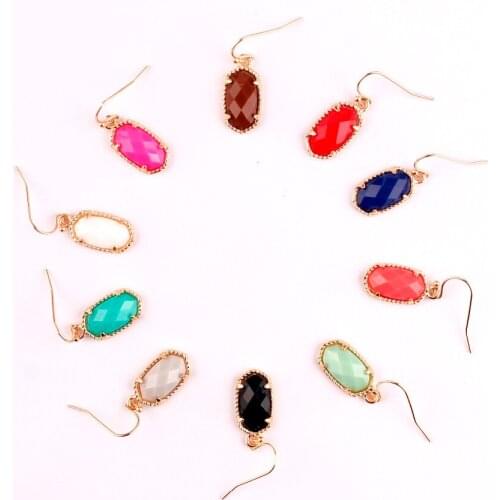 New Designer Inspired Tiny Small Faceted Resin Oval Stone Choker Necklaces for Women Pendants Small Wholesales Manufacturer