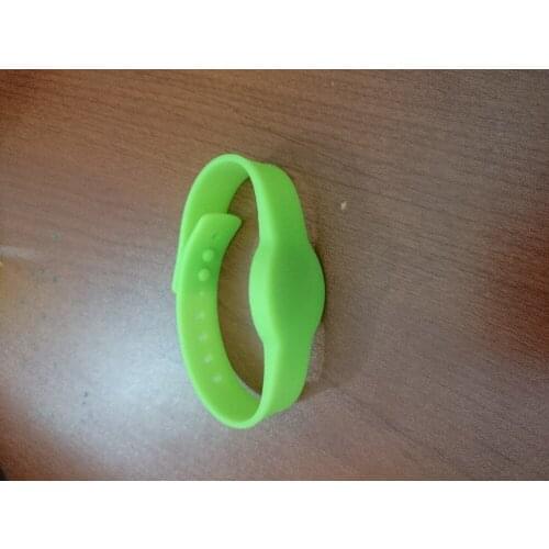 500pcs/lot UHF UcodeGen2 915MHZ silicon rfid wristbands