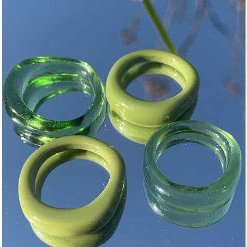 New Ins Simple Geometric Green Resin Ring Creative Irregular Transparent Green Acrylic Rings For Women Girl Fashion Jewelry Gift